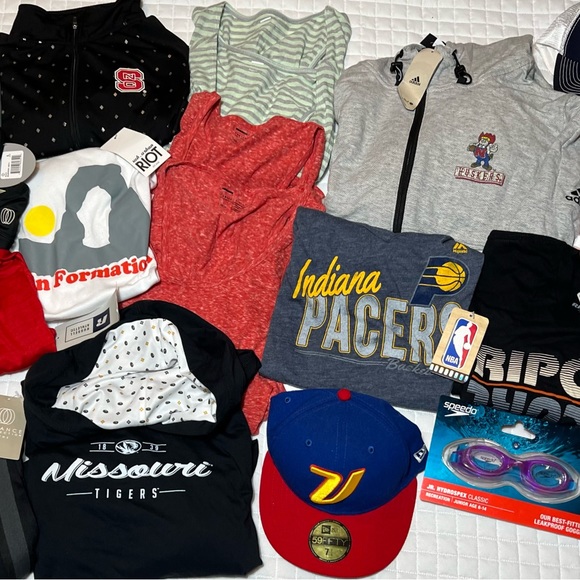 NWT Wholesale Lot of 23 Team & Athletic Apparel and Accessories- Lot 183 - Picture 3 of 7